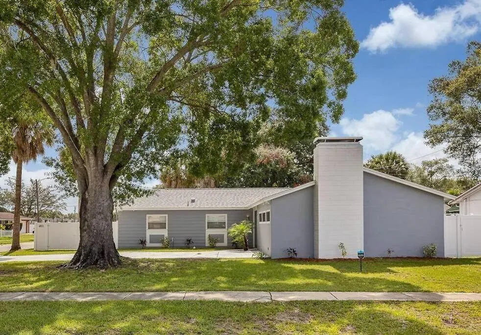 Willa Immaculate & Cozy Entire Heated Pool House Tampa Dom wakacyjny