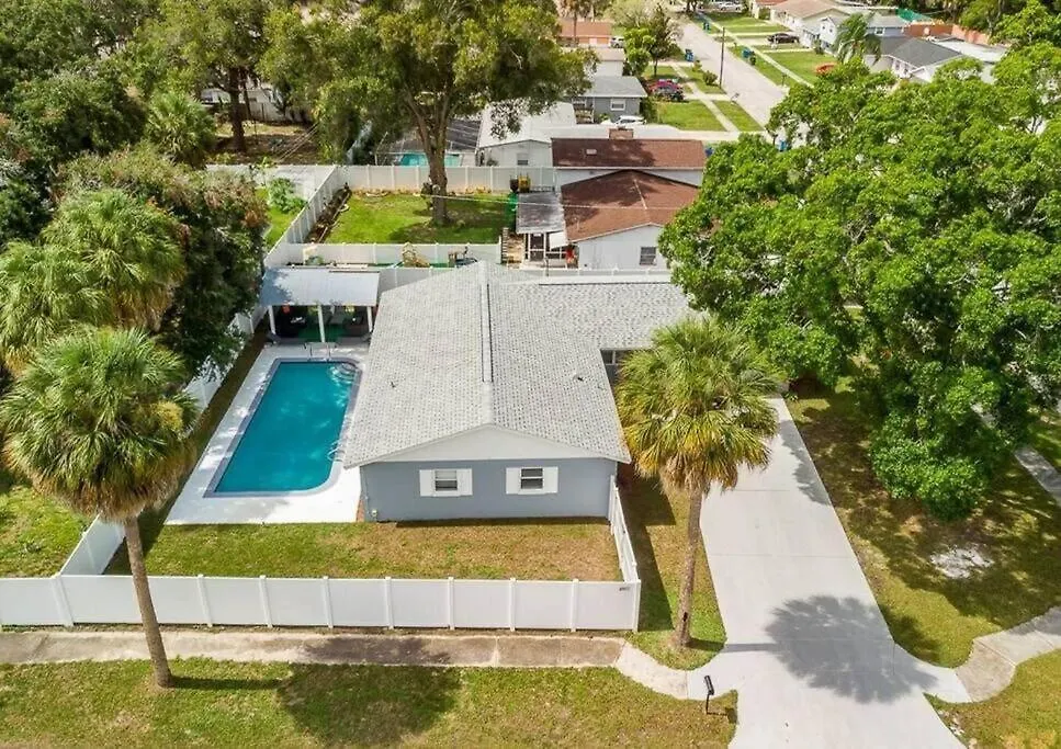 Dom wakacyjny Willa Immaculate & Cozy Entire Heated Pool House Tampa Stany Zjednoczone Ameryki