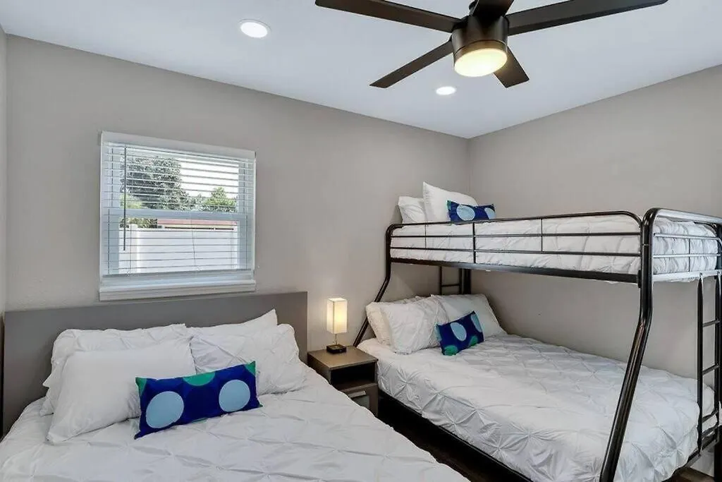 Dom wakacyjny Willa Immaculate & Cozy Entire Heated Pool House Tampa