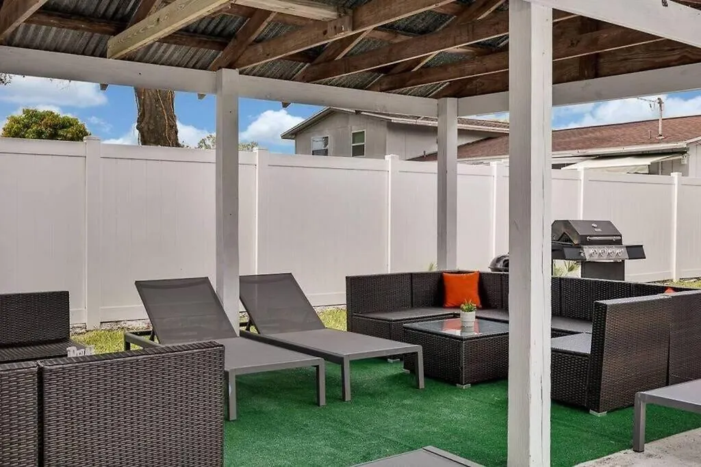 Willa Immaculate & Cozy Entire Heated Pool House Tampa Dom wakacyjny