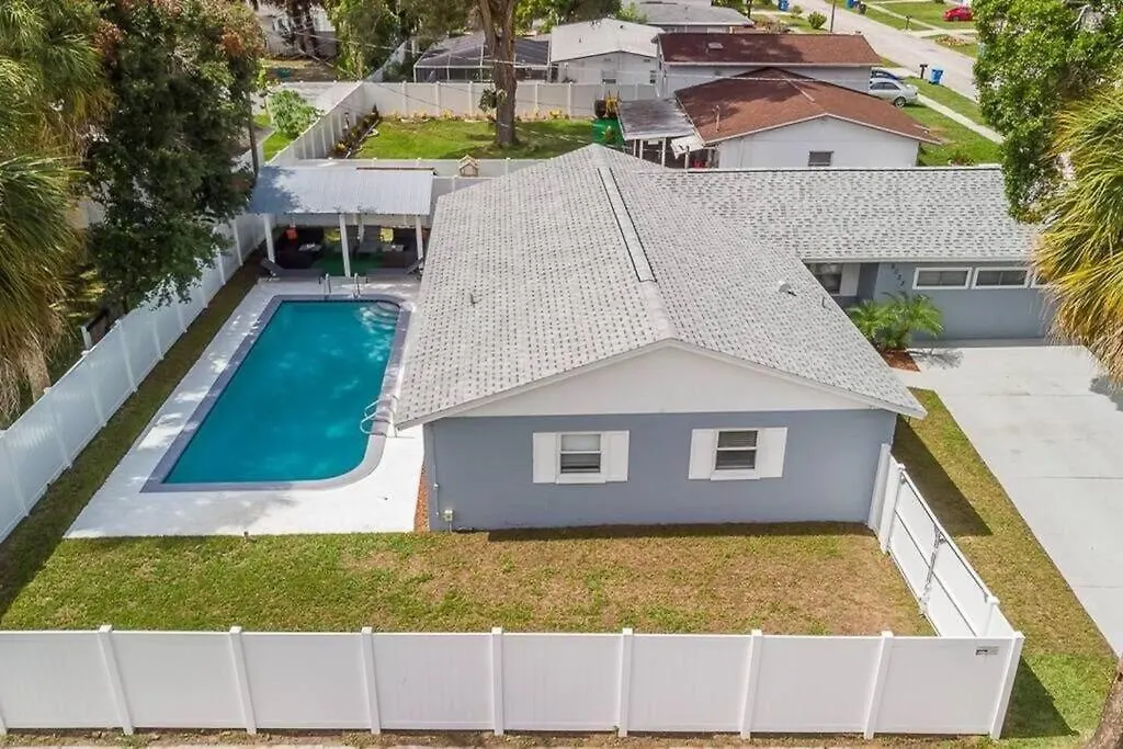 Dom wakacyjny Willa Immaculate & Cozy Entire Heated Pool House Tampa