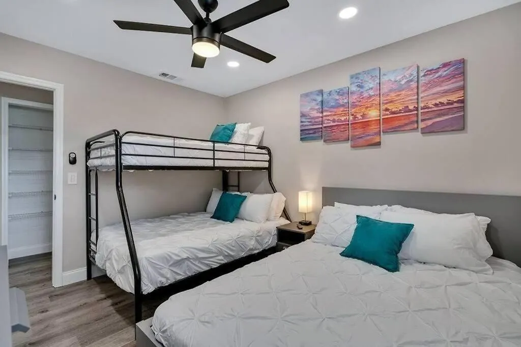 Willa Immaculate & Cozy Entire Heated Pool House Tampa 0*,