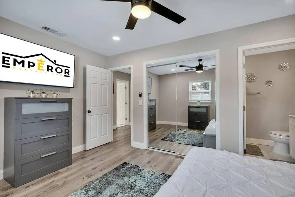 Willa Immaculate & Cozy Entire Heated Pool House Tampa Dom wakacyjny